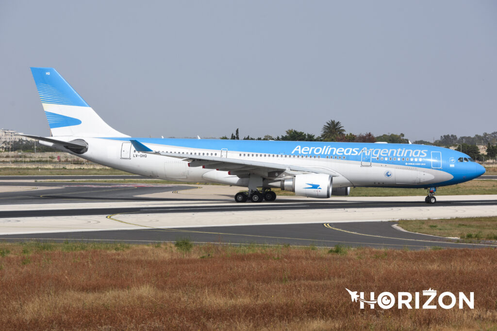 Aerolineas Argentinas Airbus A330 202 LV GHQ Horizon