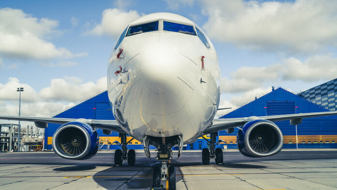 AviaAM Leasing delivers Boeing 737-800 to KlasJet