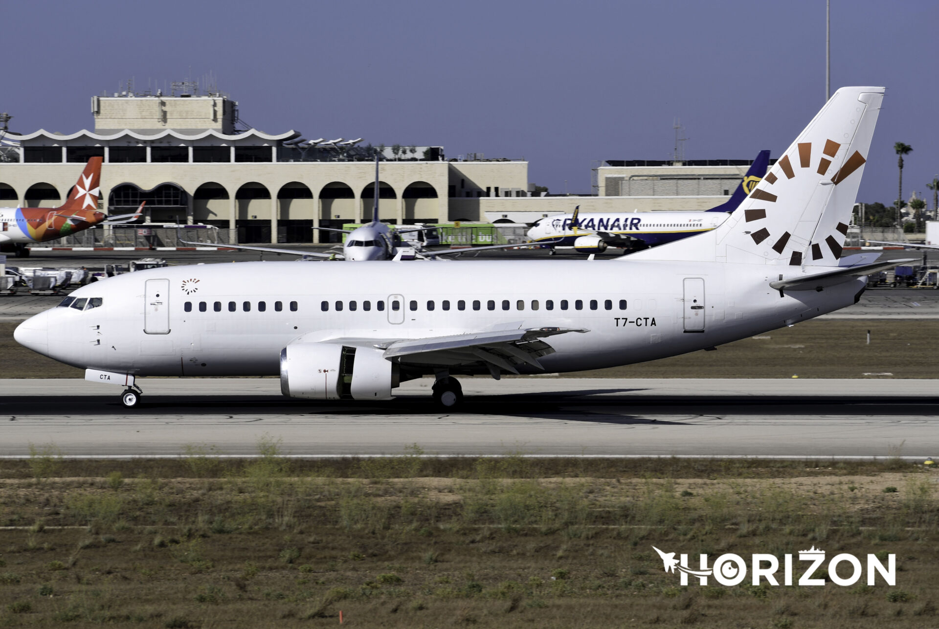 Enrique Pineyro Boeing 737-5L9 T7-CTA